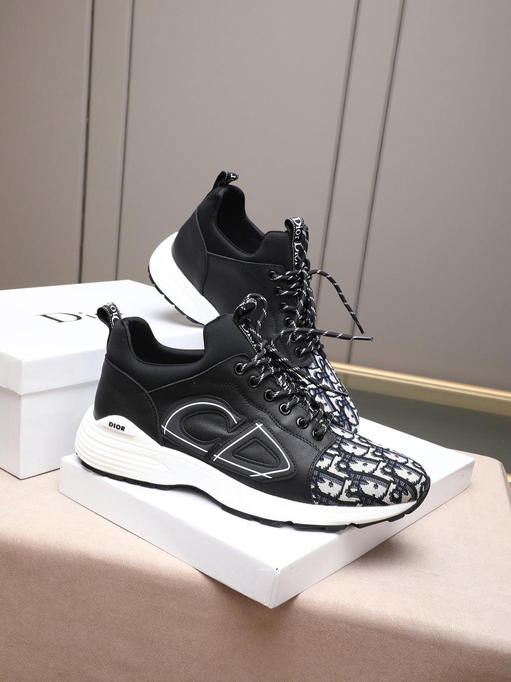 Classic Fashion Sneakers XC0425101302