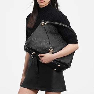 L messenger bag with long shoulder strap 0424031806
