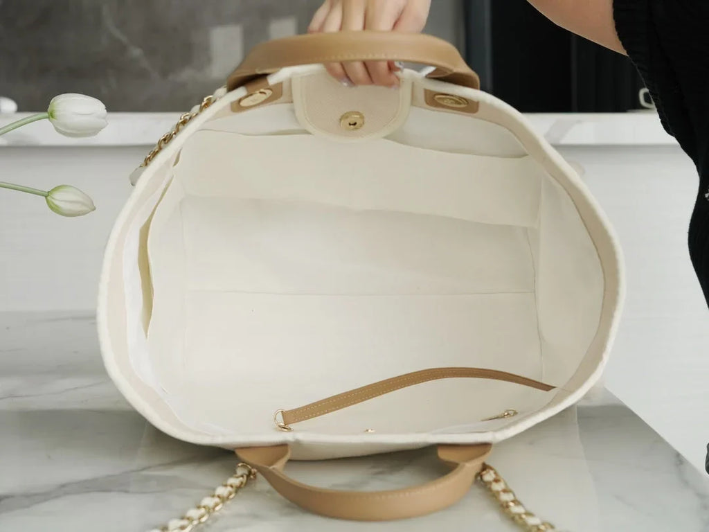 CC LARGE TOTE 39 LIGHT BEIGE CANVAS PEARL LOGO