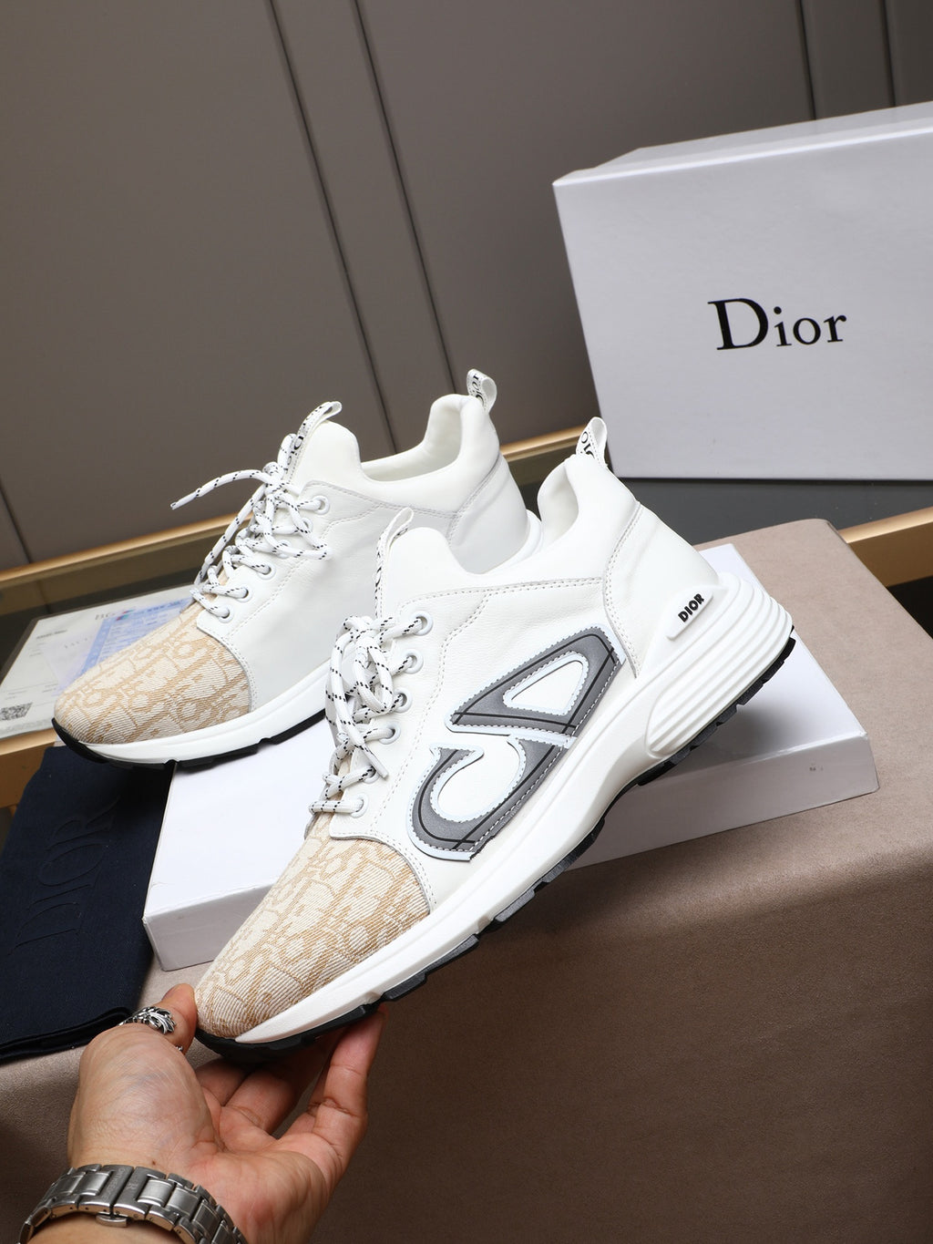 Classic Fashion Sneakers XC0425101302