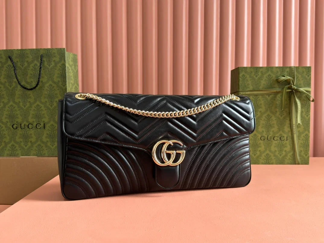 MARMONT SHOULDER BAG 40 IN BLACK CALFSKIN GOLD CHAIN