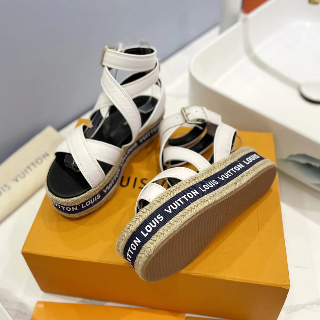 New fashion thick bottom sandals 1025051404