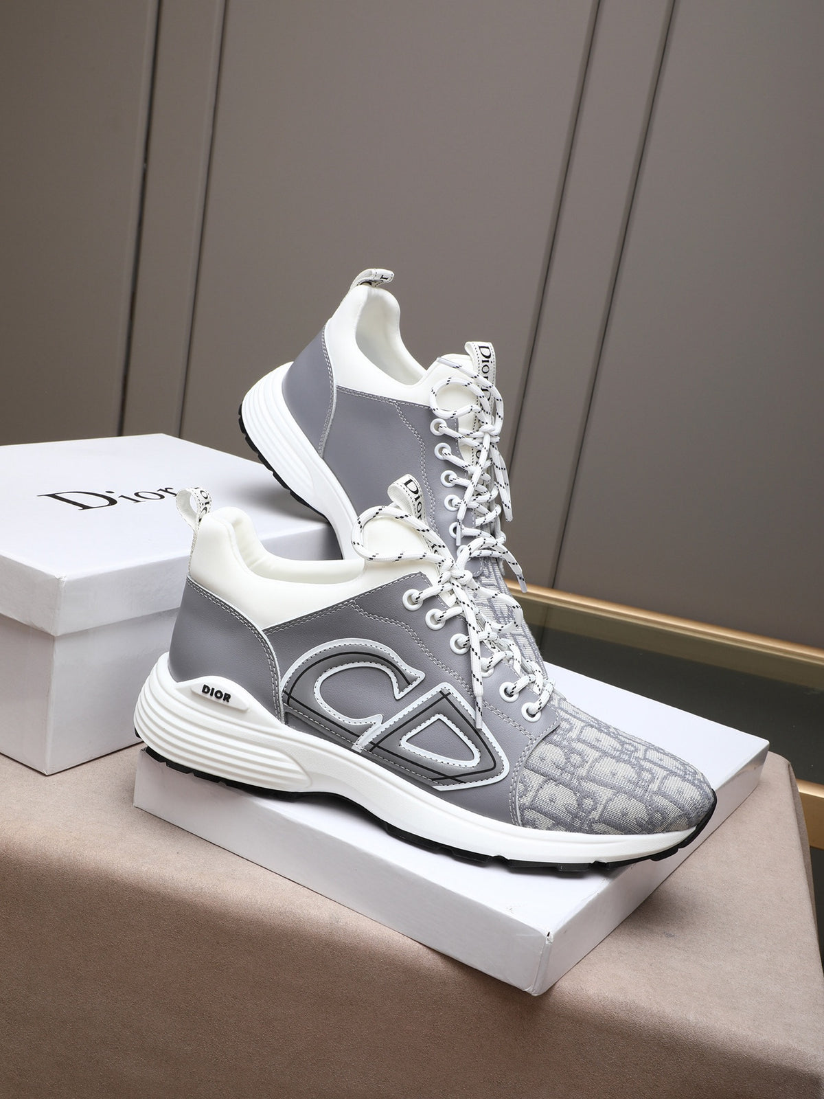 Classic Fashion Sneakers XC0425101302