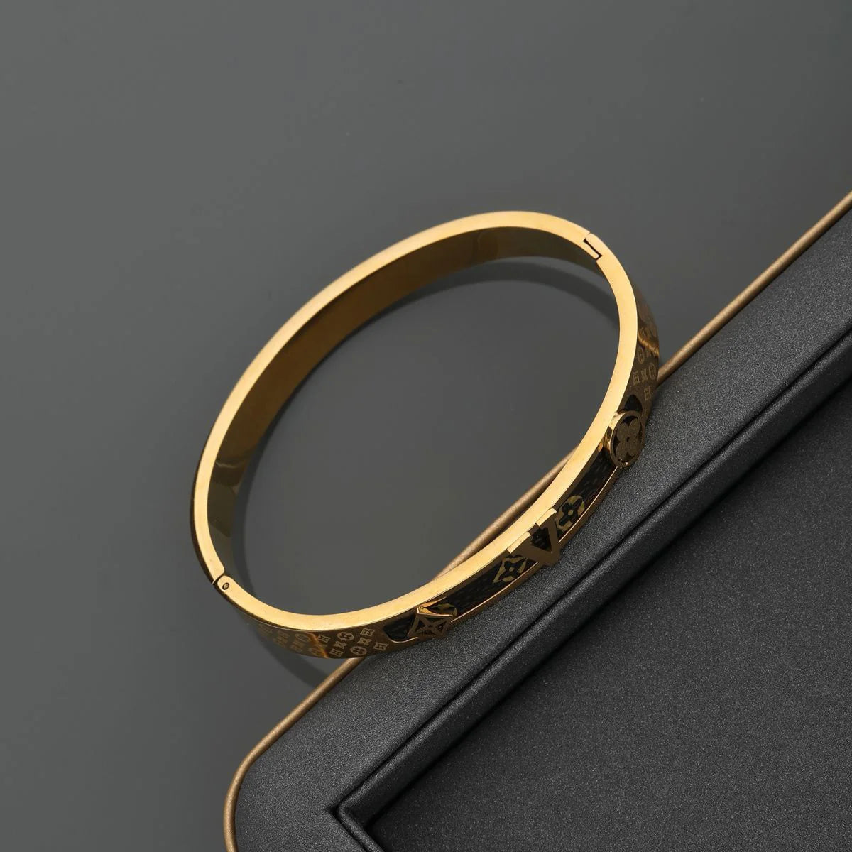 Bracelet Titanium Steel Women's Light Luxury Old Flower Bracelet 1024050903