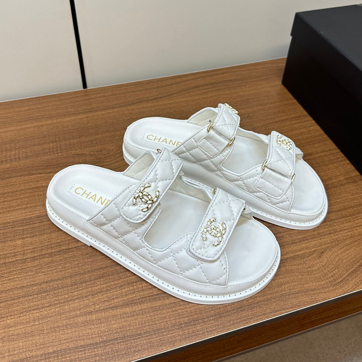 CL 24 New Fashion Beach Sandals XC0424031815