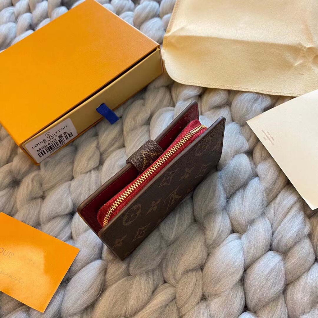 Lady's purse with built-in slot and money pocket