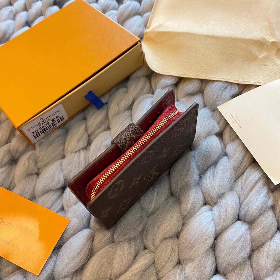 Lady's purse with built-in slot and money pocket