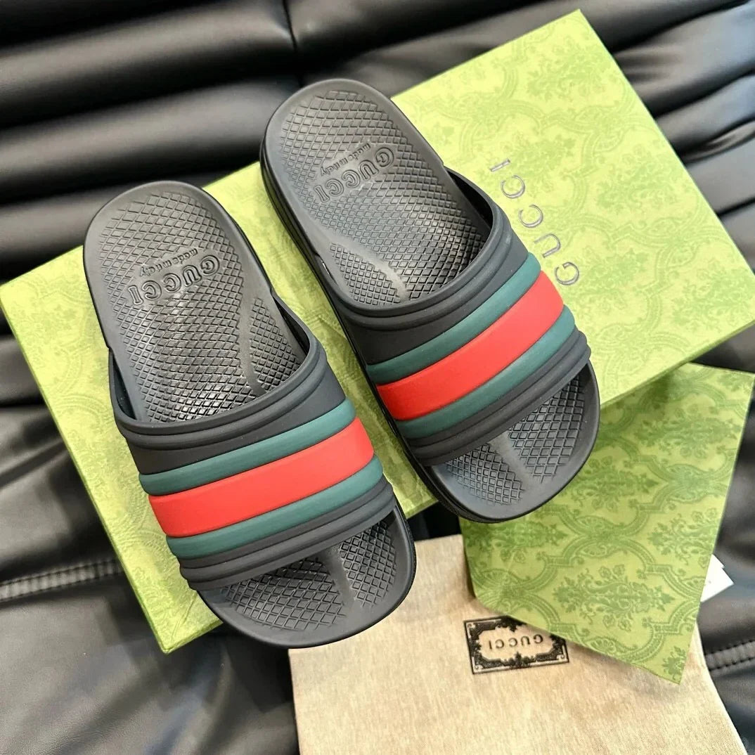 New fashionable and versatile men's slippers　1024072526