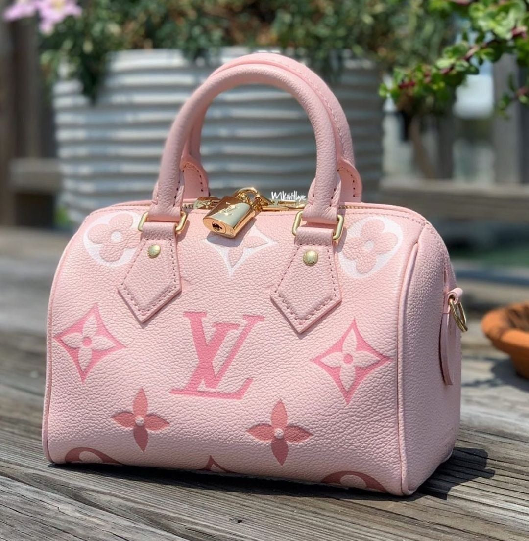 V Luxury handbag 0426021201