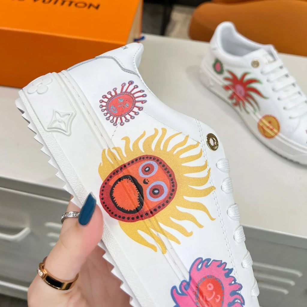 2023 Latest White Graffiti Fashion Leisure Sneakers XC04040304