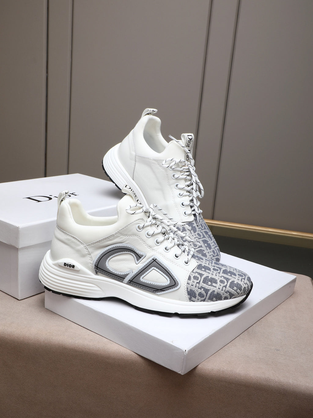 Classic Fashion Sneakers XC0425101302