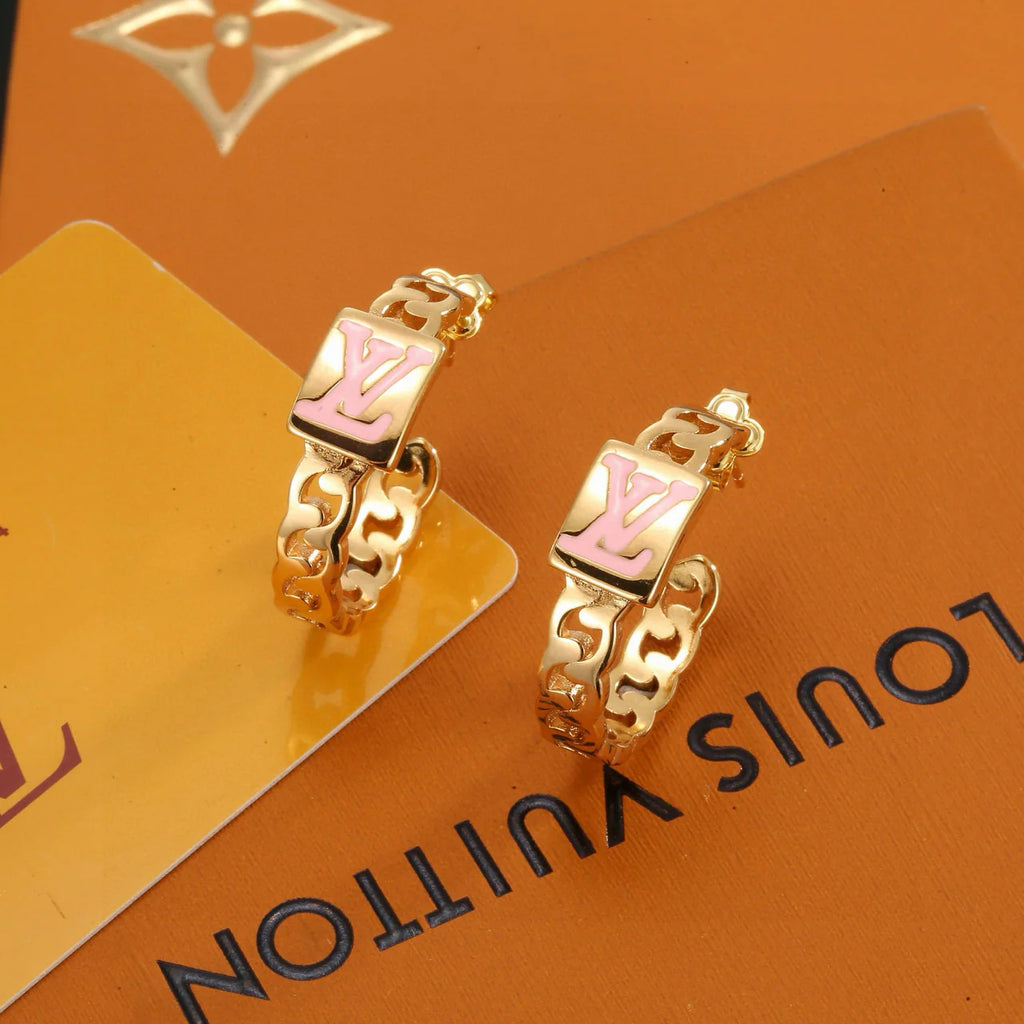 Classic and versatile stud earrings 1025110320