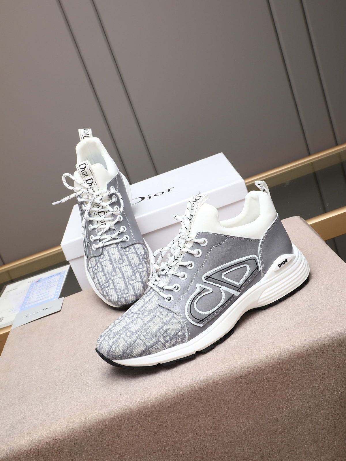 Classic Fashion Sneakers XC0425101302