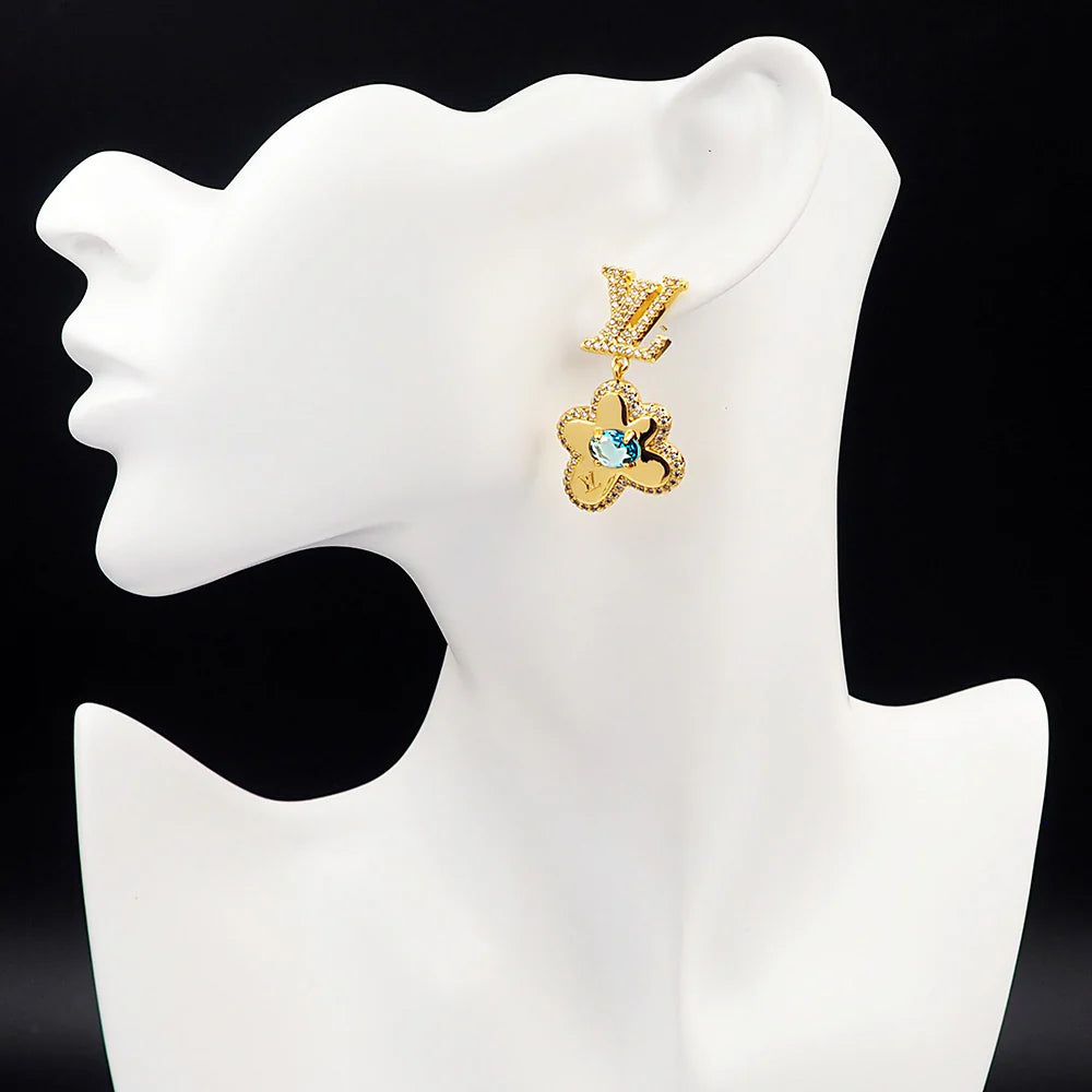 High-class earrings 1425121806