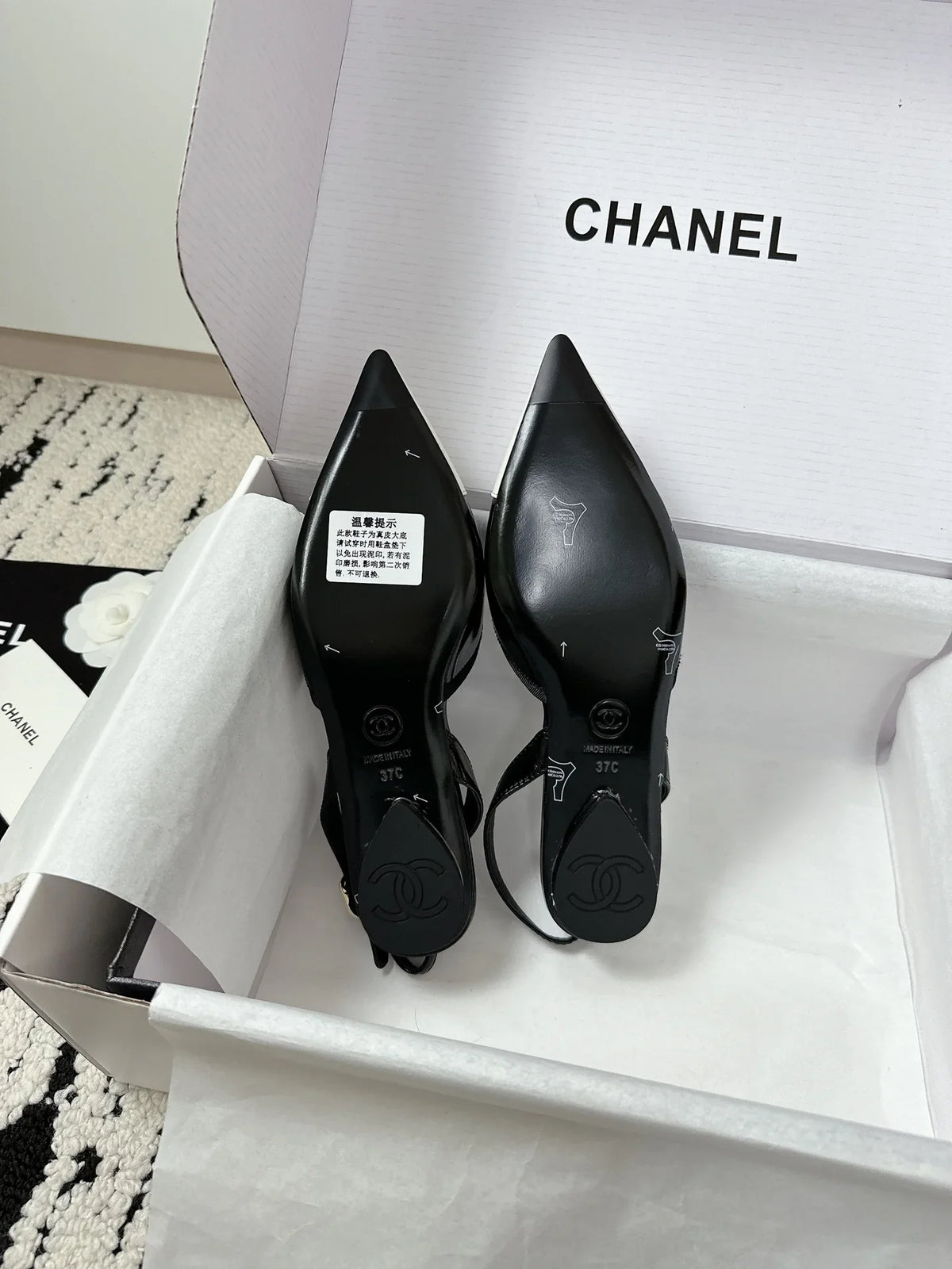 CC Slingback Pointed White Black Leather 628289