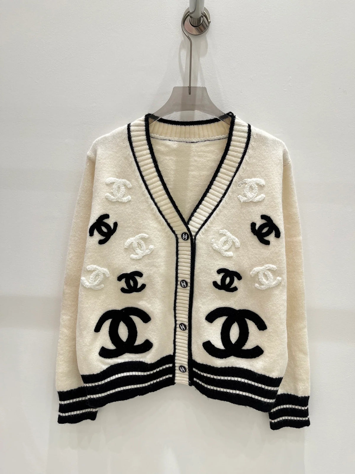New Fashion Women CC Contrast V-Neck Knit Cardigan DM1326091422
