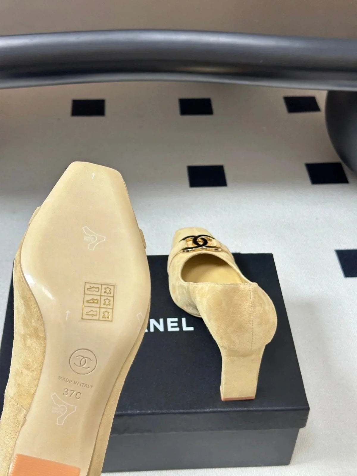 CHA  2026 Double C Metal Buckle High Heels Leather Sheepskin 834663