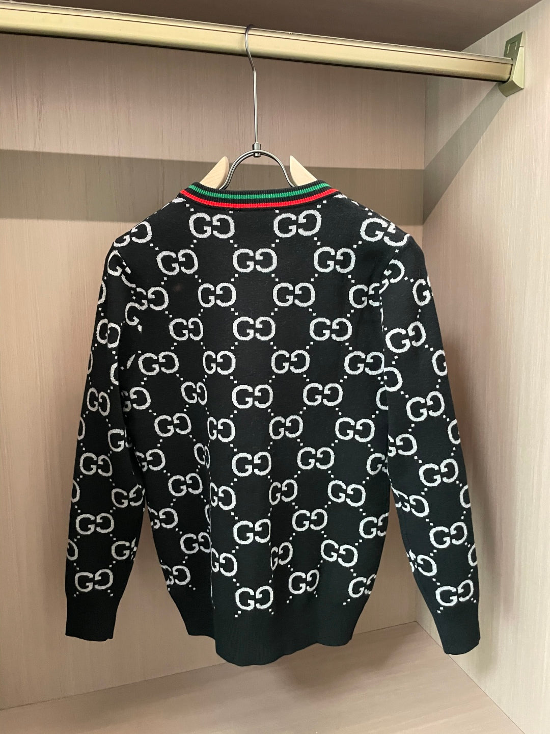 Fashion classic round neck sweater XC0425101402