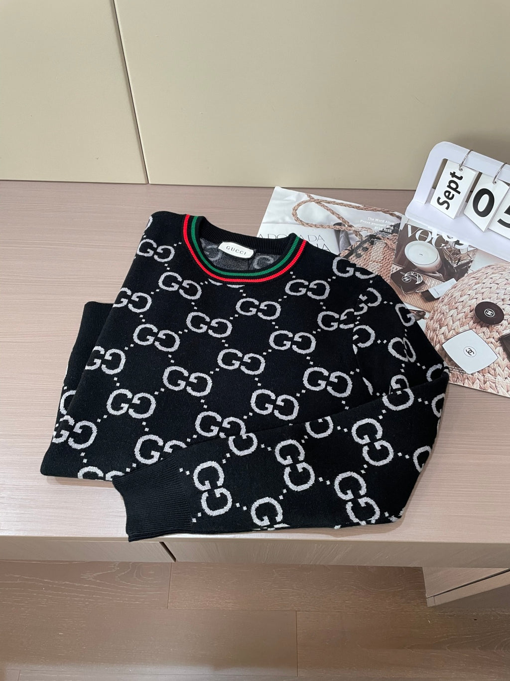 Fashion classic round neck sweater XC0425101402