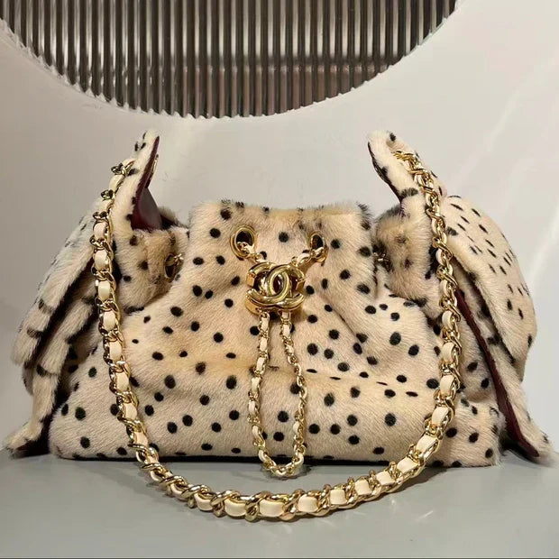 CHA  2026 Hobo Bag 22cm Beige Black Plush Leather