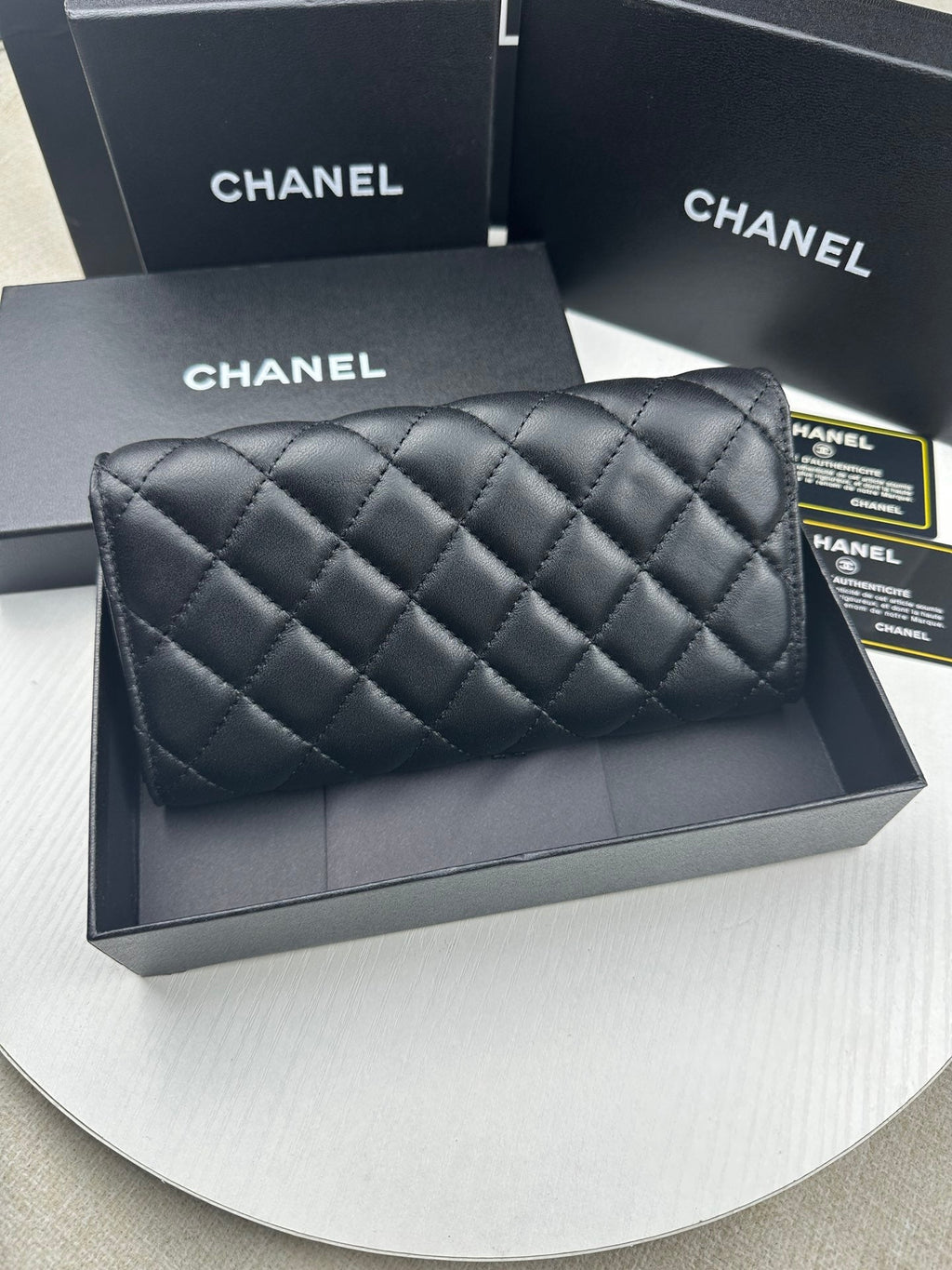 CHA A Timeless Classic Wallet For Women 0425050703