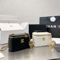 Vanity Case With Chain