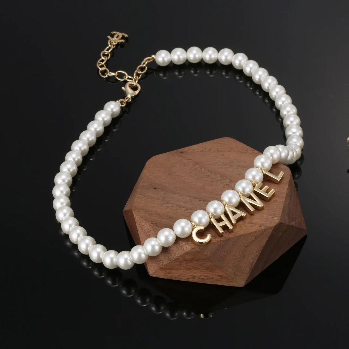 New Fashion Versatile Letter Pearl Necklace 1024032501