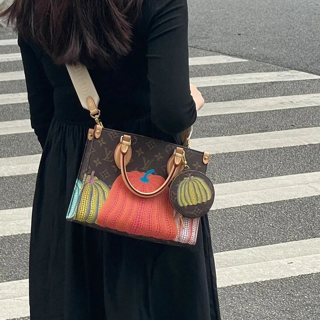 2023 latest fashion trendy V Logo print pumpkin pattern tote bag PDD04062302