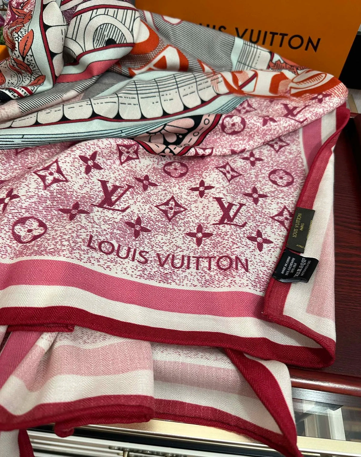 VL Essential new arrival scarf 0424121007