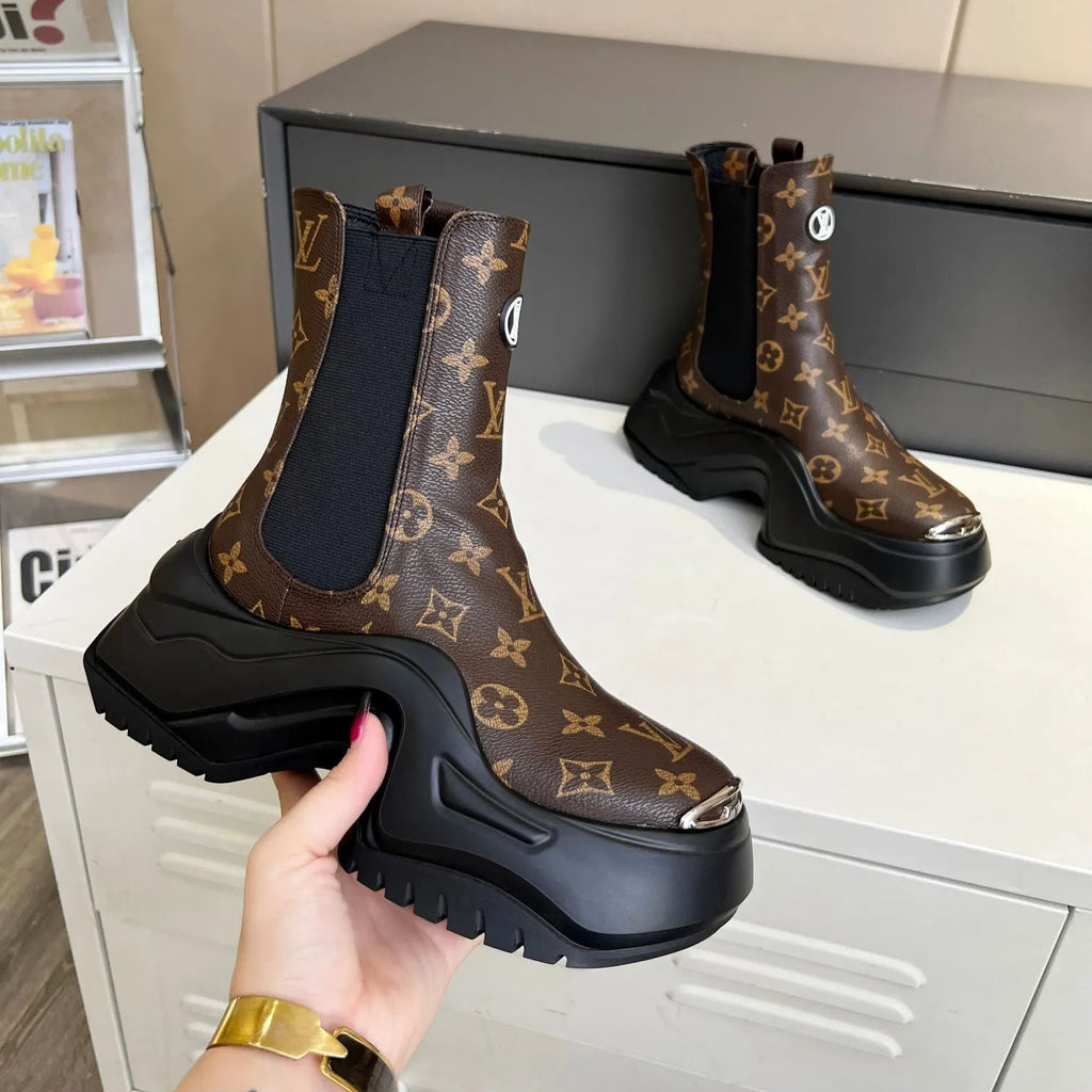 2023 New V Logo fashion catwalk new platform sneakers XC0423080103