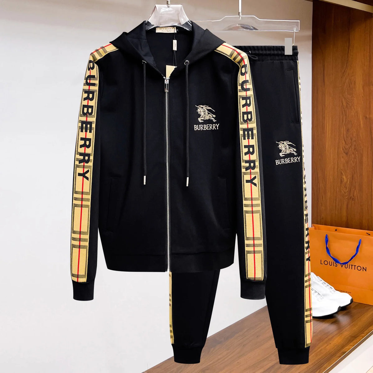 Fashion New Sports Set 1024111218