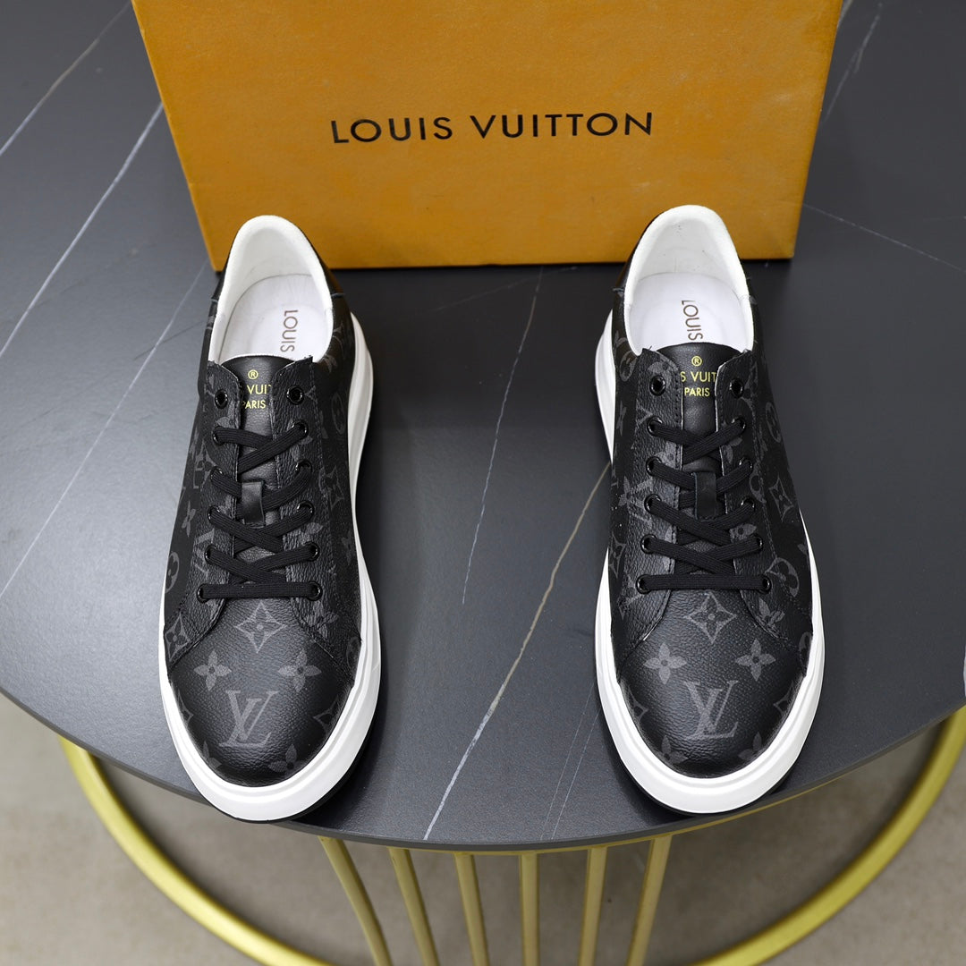 New Luxury V Logo Casual Snekaers XC0424092004