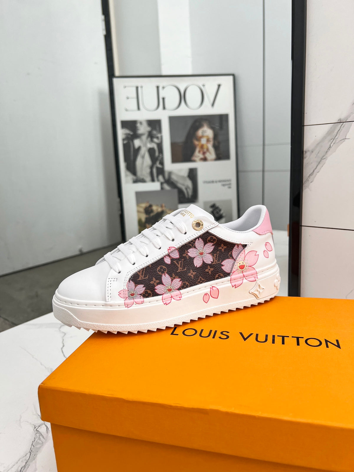 25 Latest White Fashion Leisure Sneakers 0425032403