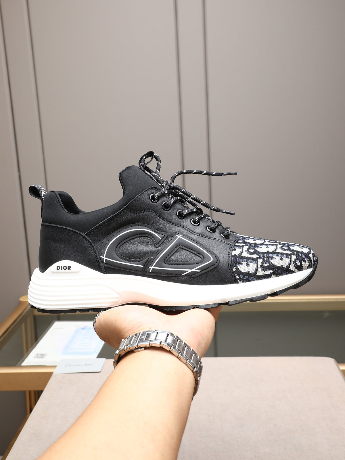 Classic Fashion Sneakers XC0425101302