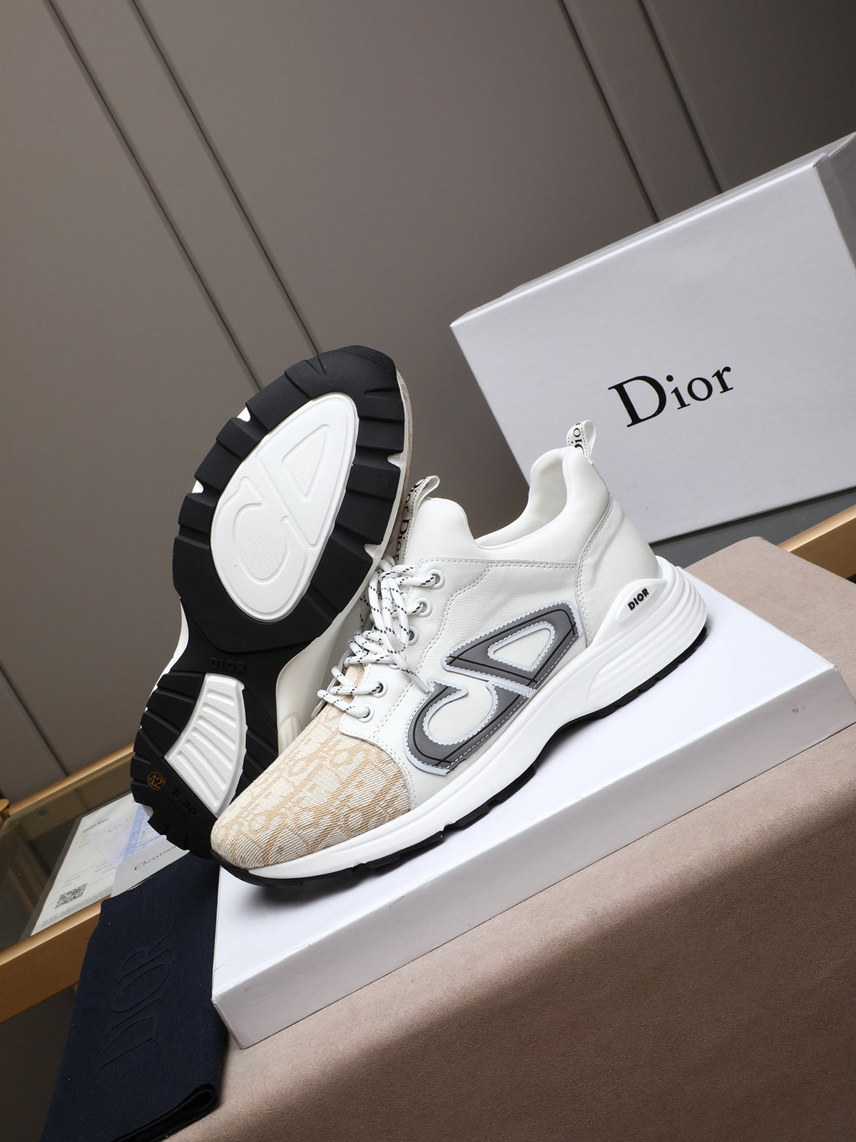 Classic Fashion Sneakers XC0425101302
