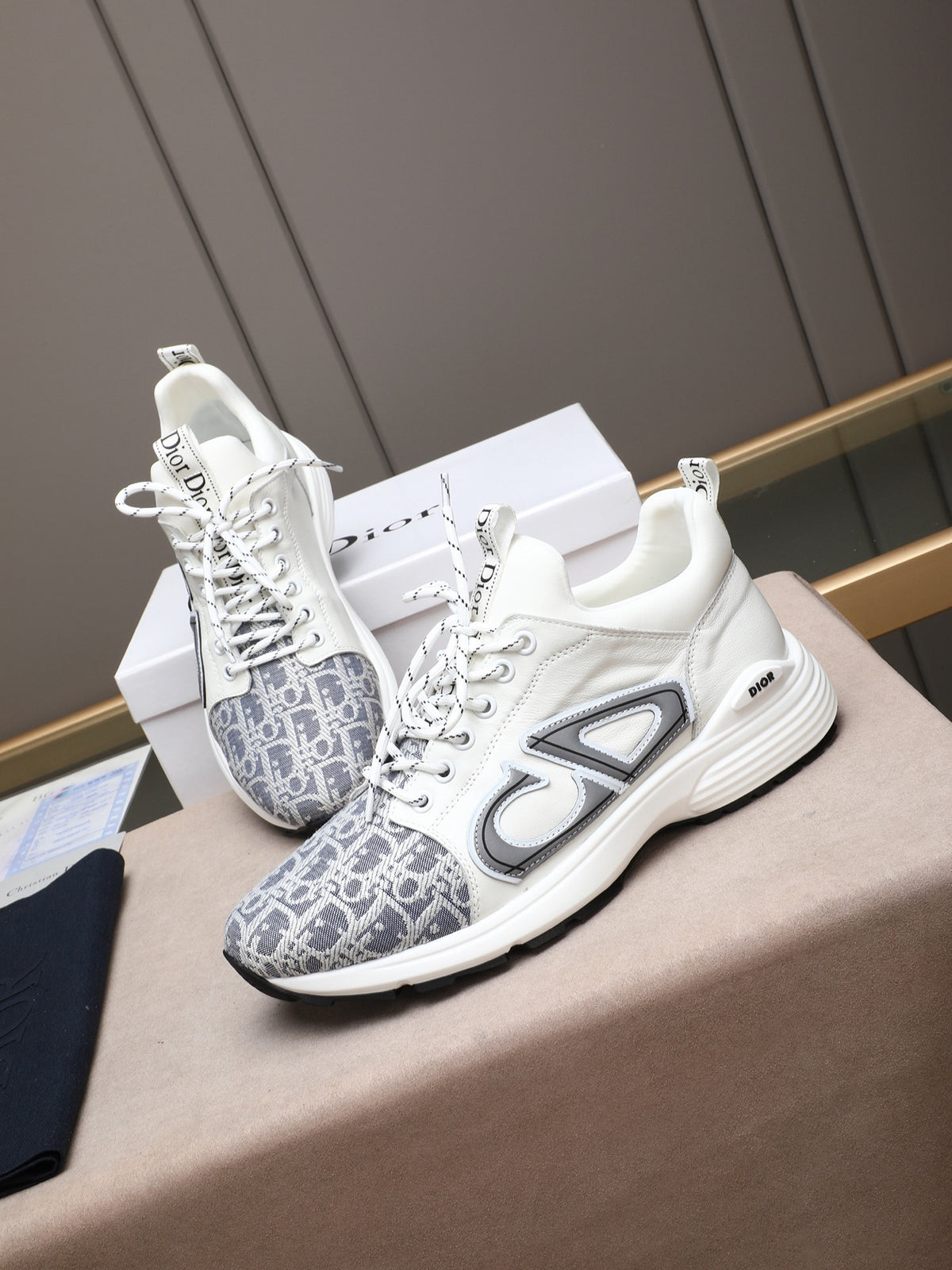 Classic Fashion Sneakers XC0425101302