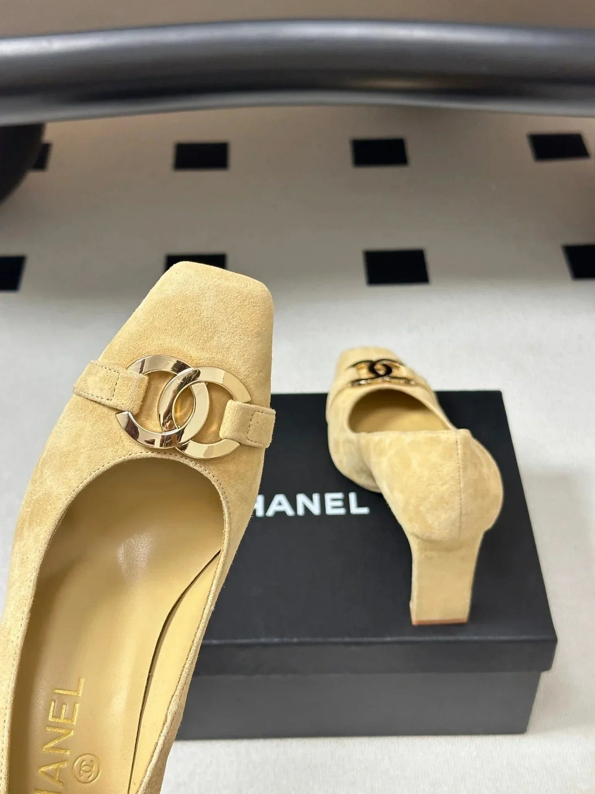 CHA  2026 Double C Metal Buckle High Heels Leather Sheepskin 834663