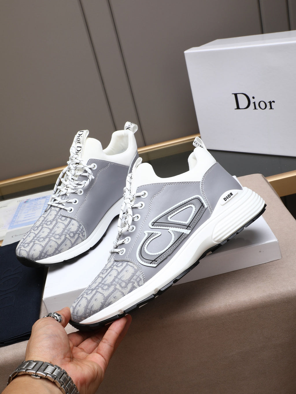 Classic Fashion Sneakers XC0425101302