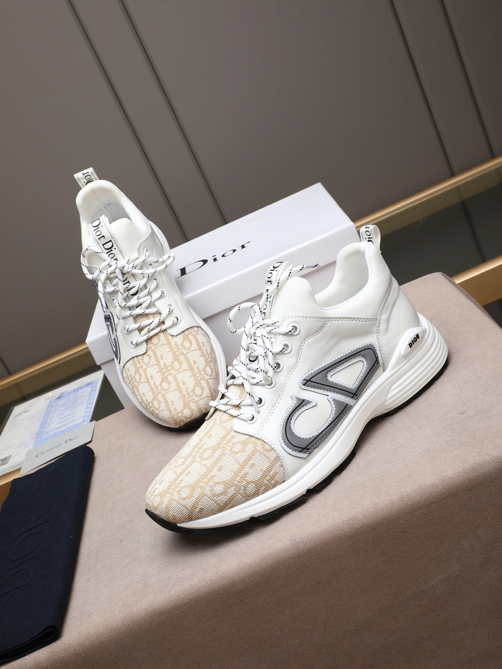 Classic Fashion Sneakers XC0425101302