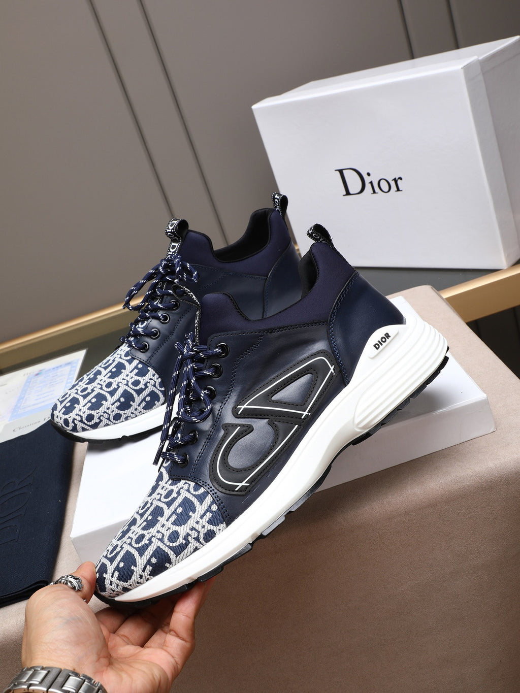 Classic Fashion Sneakers XC0425101302