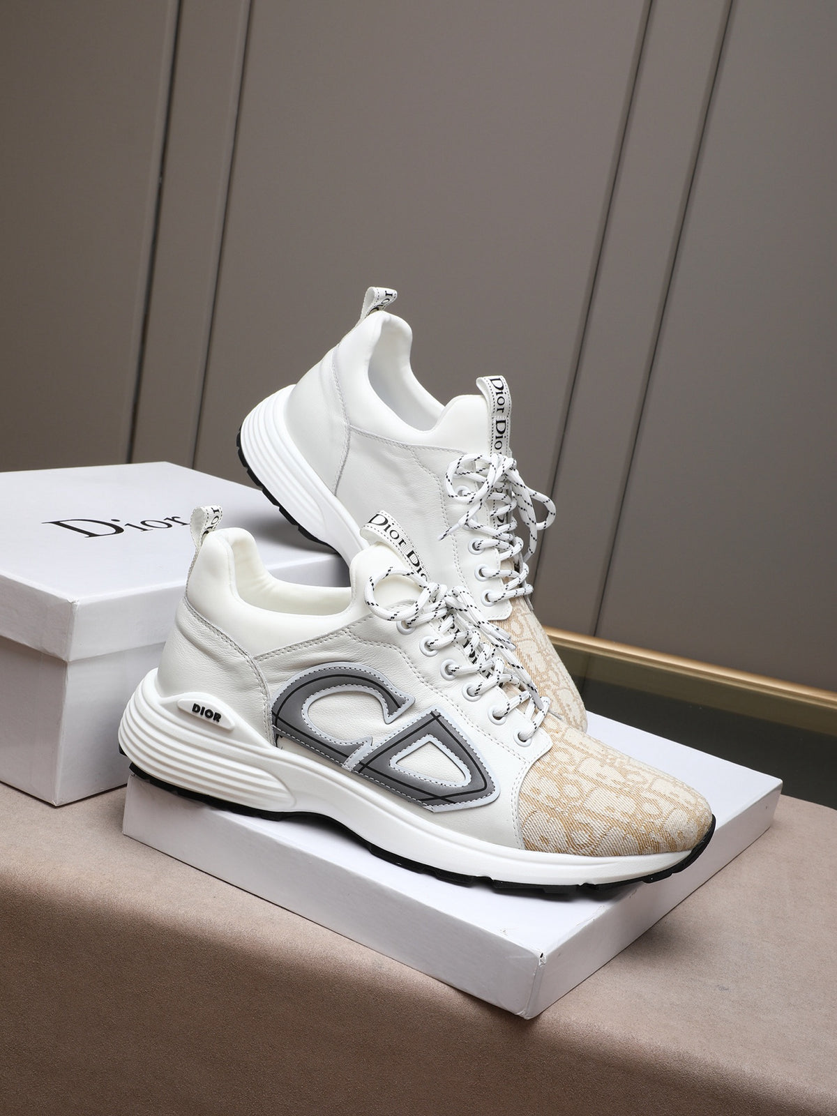 Classic Fashion Sneakers XC0425101302